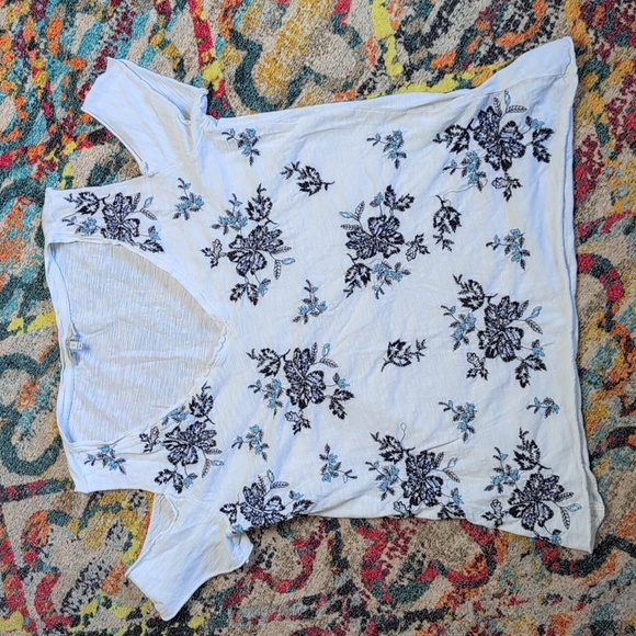 Lucky Brand Tops - Lucky Brand Embroidered Cold Shoulder Tee Small